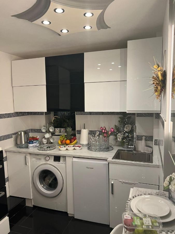 Apartment Luxe Free Wifi, Free Parking, Free Netflix Friern Barnet Eksteriør bilde